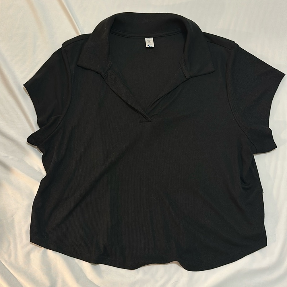 Old Navy Ultralite Go-Dry Cropped tee with collar